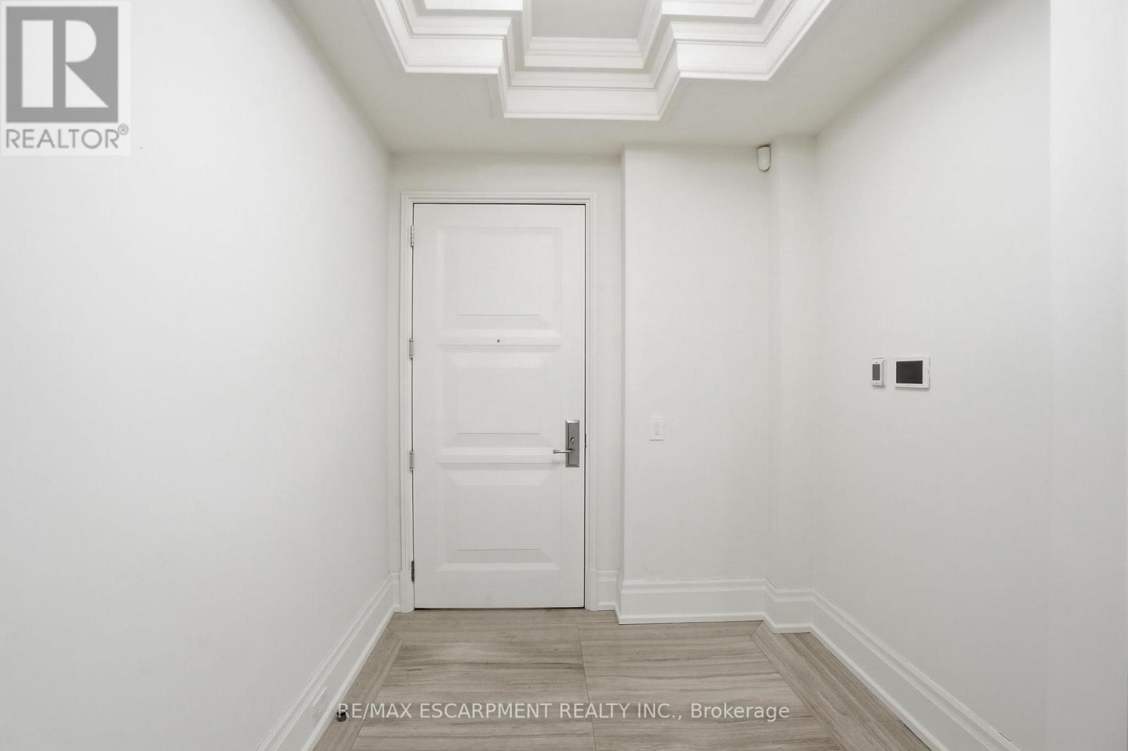 312 - 300 Randall Street, Oakville, ON - Indoor Photo Showing Other Room