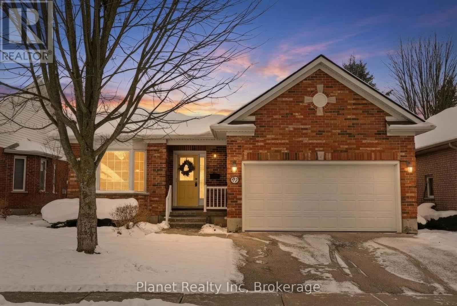 1 - 97 Basswood Drive, Guelph (Village By The Arboretum), ON - Outdoor