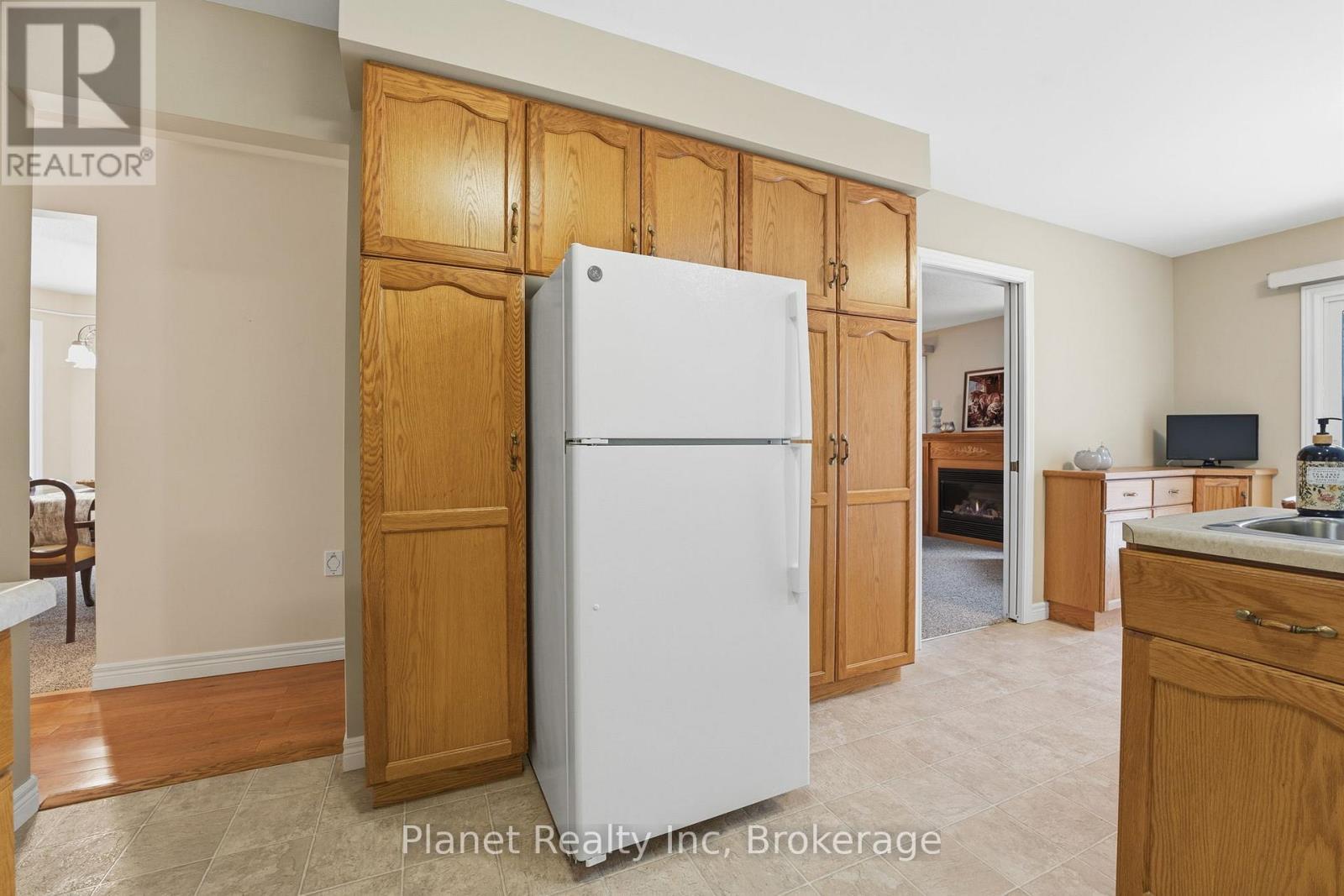 97 Basswood Drive, Guelph (Village By The Arboretum), ON - Indoor Photo Showing Kitchen
