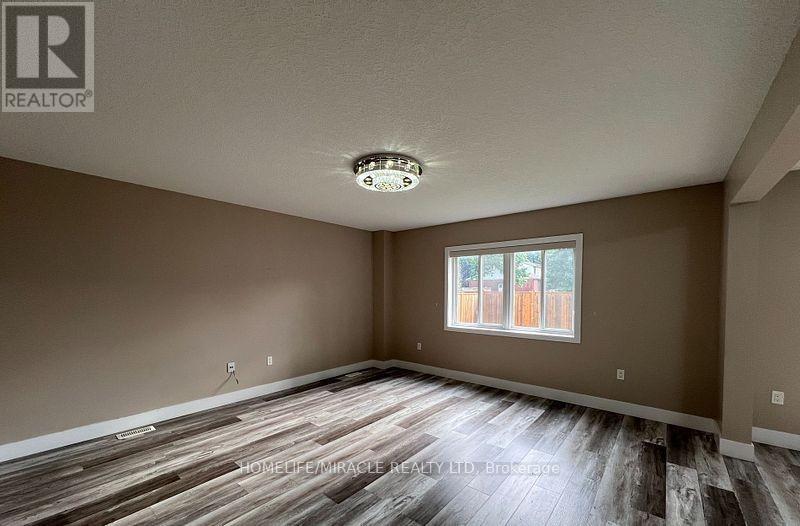 151 Agnes Street, Thames Centre, ON - Indoor Photo Showing Other Room