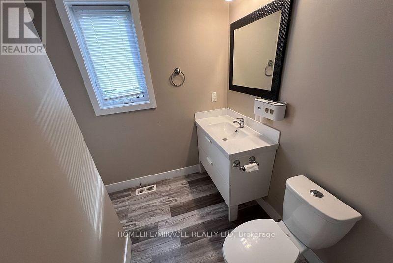 151 Agnes Street, Thames Centre, ON - Indoor Photo Showing Bathroom