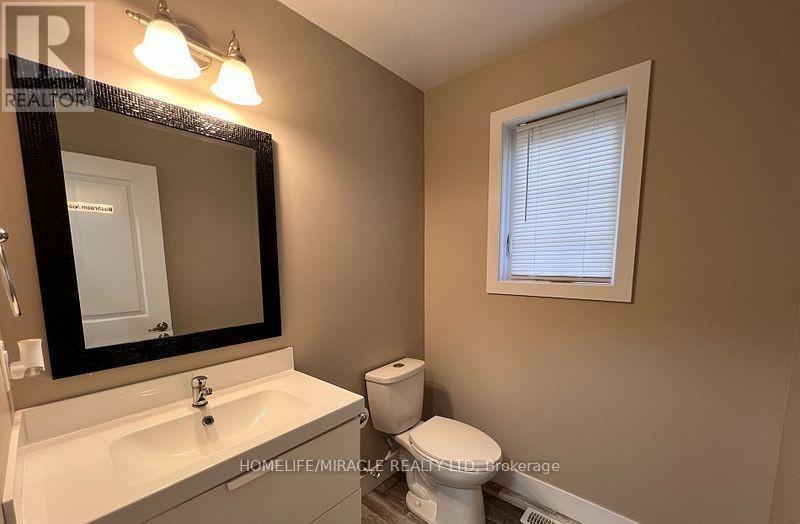 151 Agnes Street, Thames Centre, ON - Indoor Photo Showing Bathroom