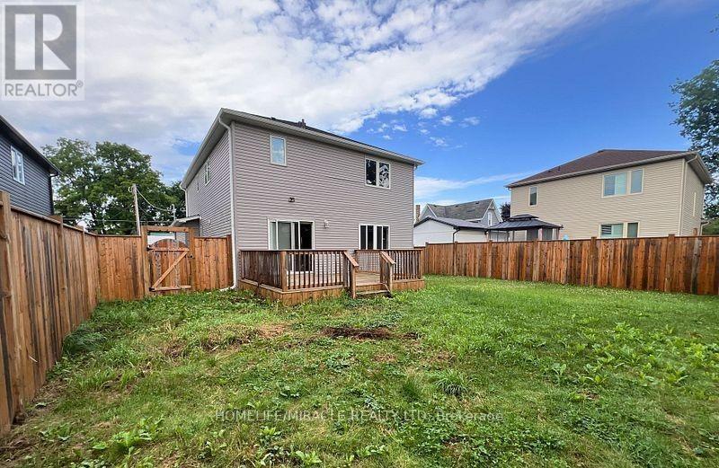 151 Agnes Street, Thames Centre, ON - Outdoor