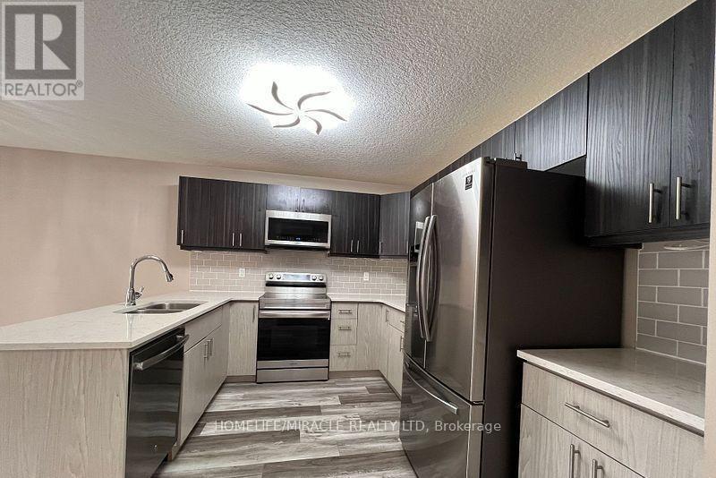 151 Agnes Street, Thames Centre, ON - Indoor Photo Showing Kitchen With Double Sink With Upgraded Kitchen