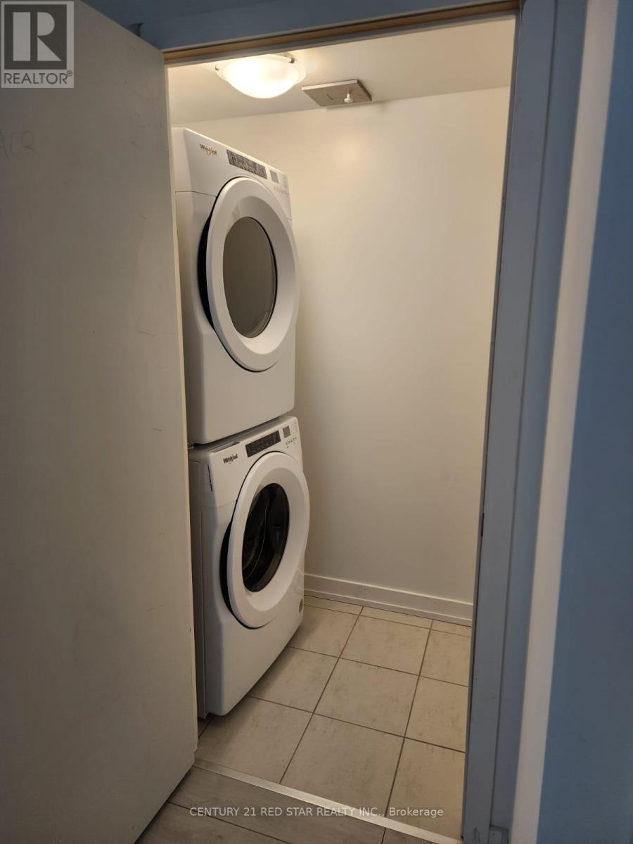 601 - 55 Duke Street W, Kitchener, ON - Indoor Photo Showing Laundry Room