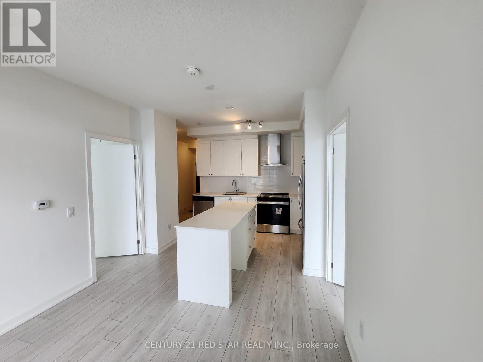 601 - 55 Duke Street W, Kitchener, ON - Indoor Photo Showing Kitchen
