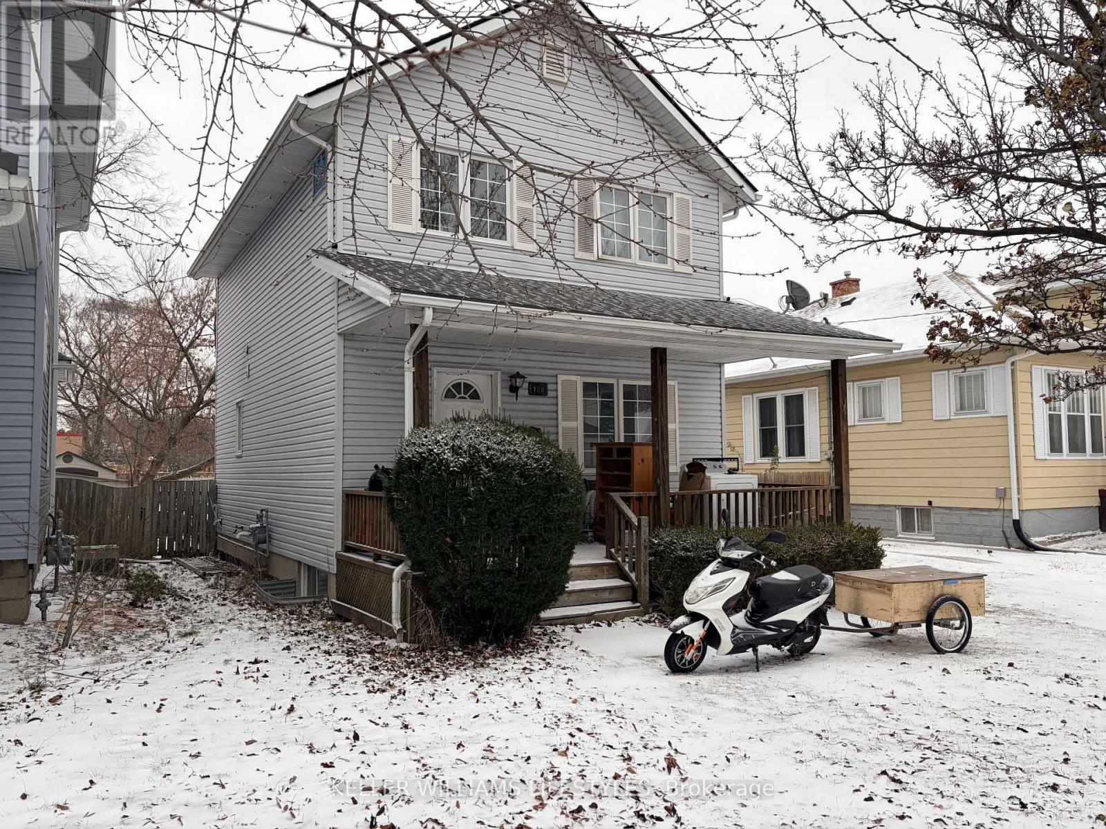 128 Stuart Street, Sarnia, ON - Outdoor