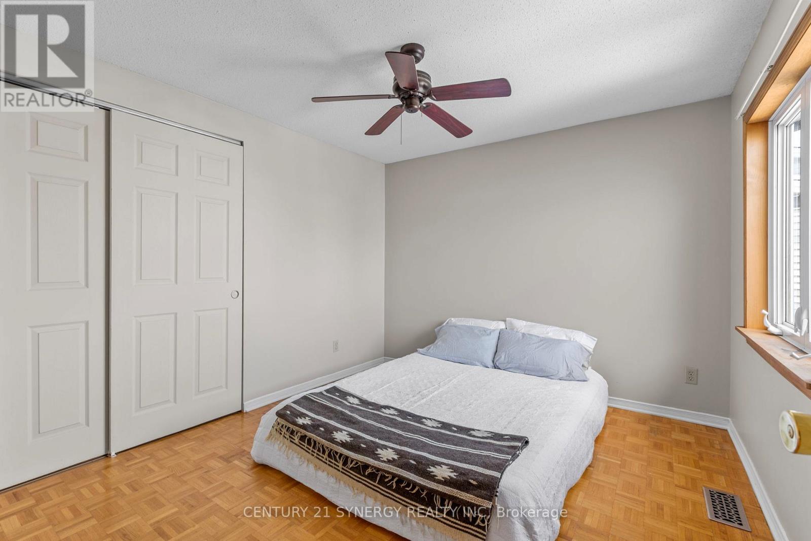 34 Rosegarden Crescent, Ottawa, ON - Indoor Photo Showing Bedroom