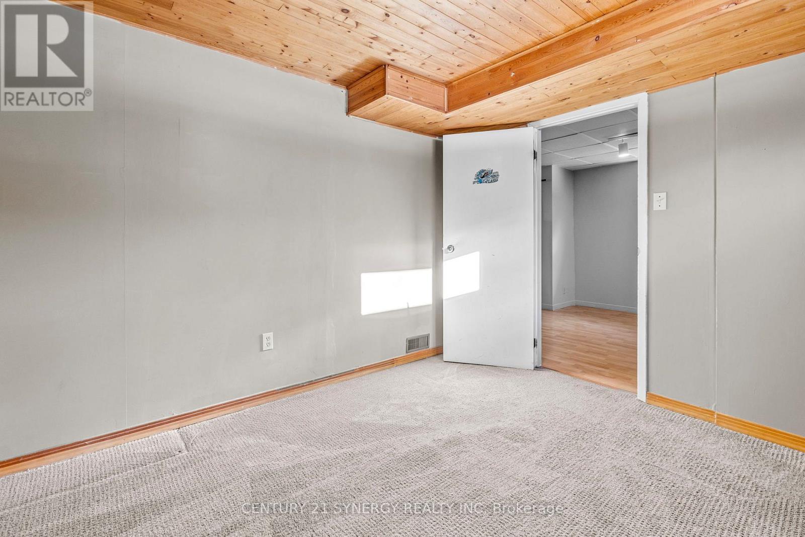 34 Rosegarden Crescent, Ottawa, ON - Indoor Photo Showing Other Room