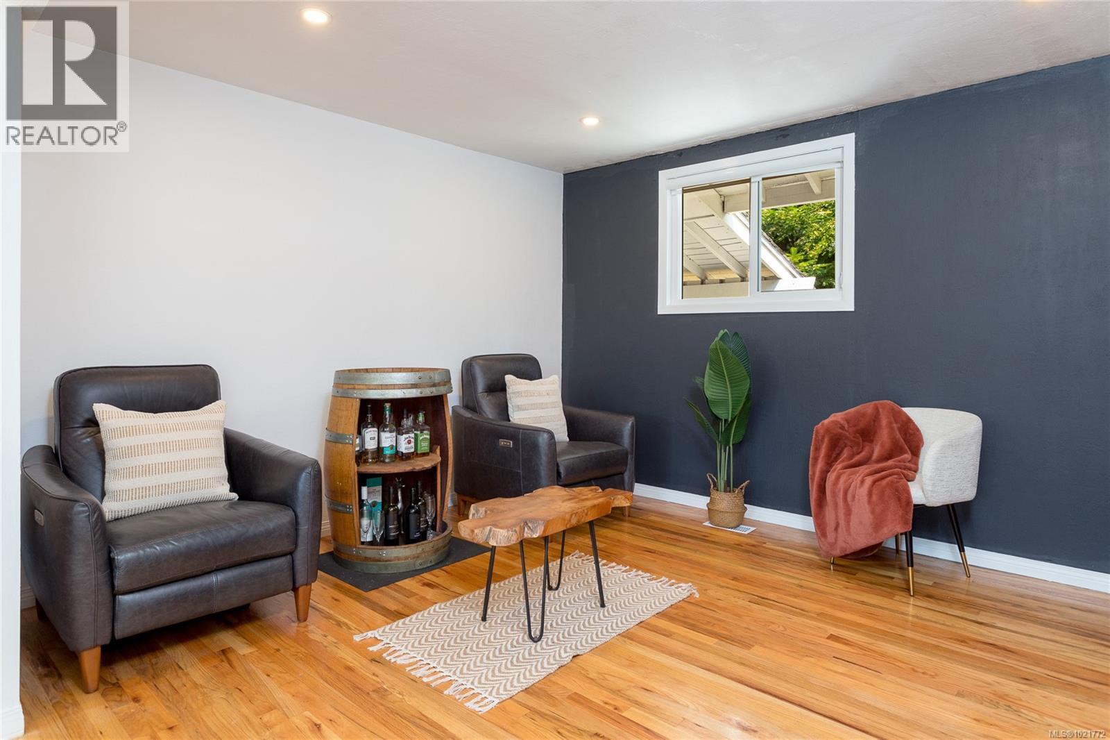 11255 Nitinat Rd, North Saanich, BC - Indoor