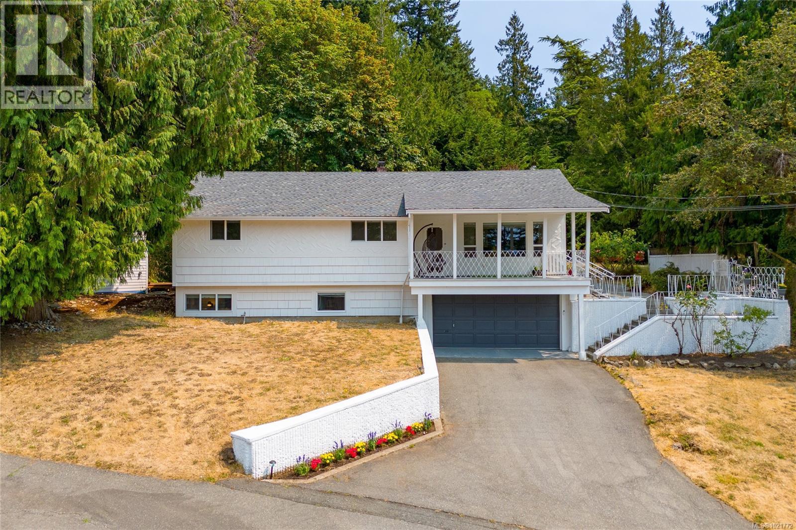 11255 Nitinat Rd, North Saanich, BC - Outdoor