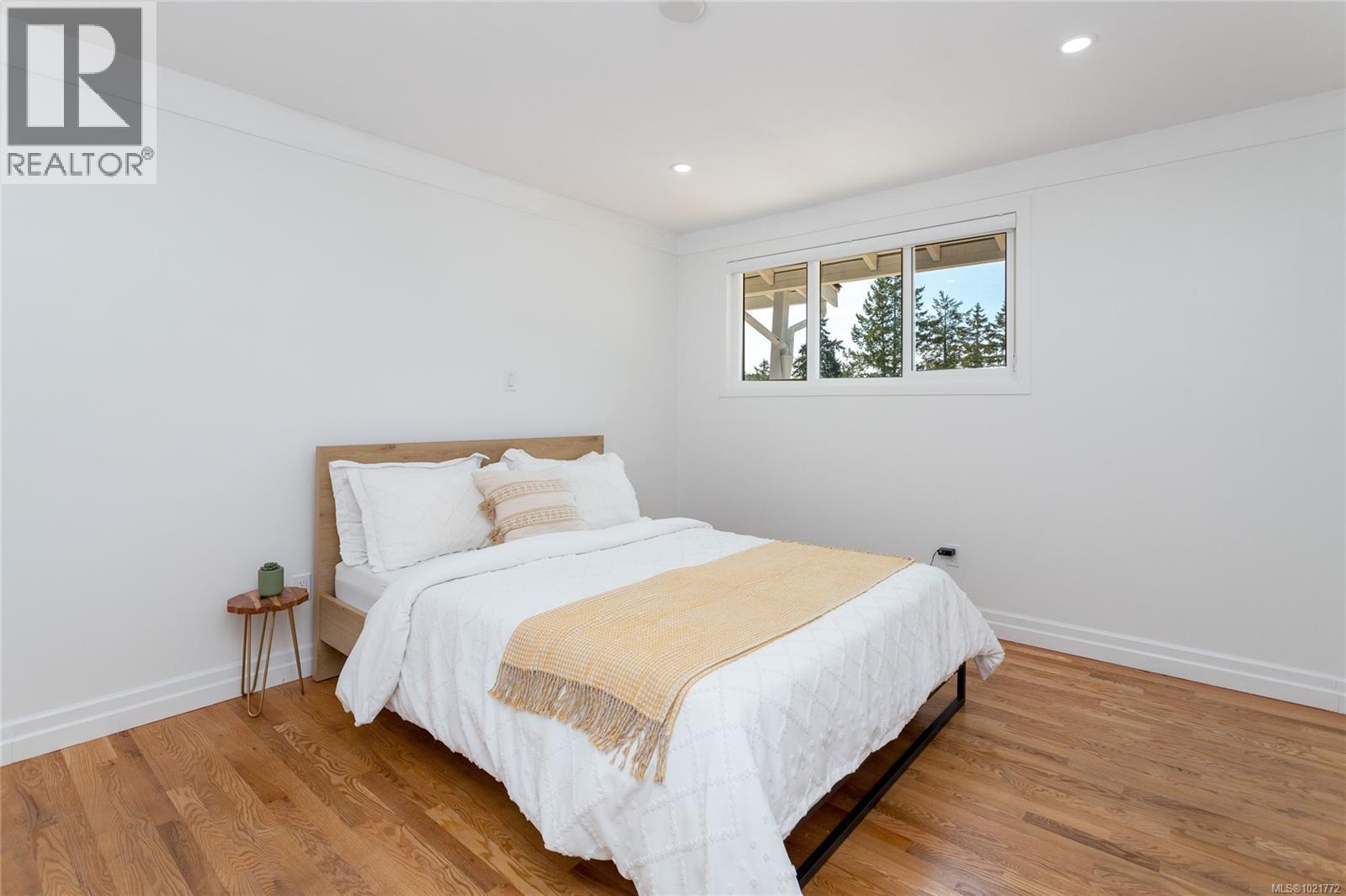 11255 Nitinat Rd, North Saanich, BC - Indoor Photo Showing Bedroom