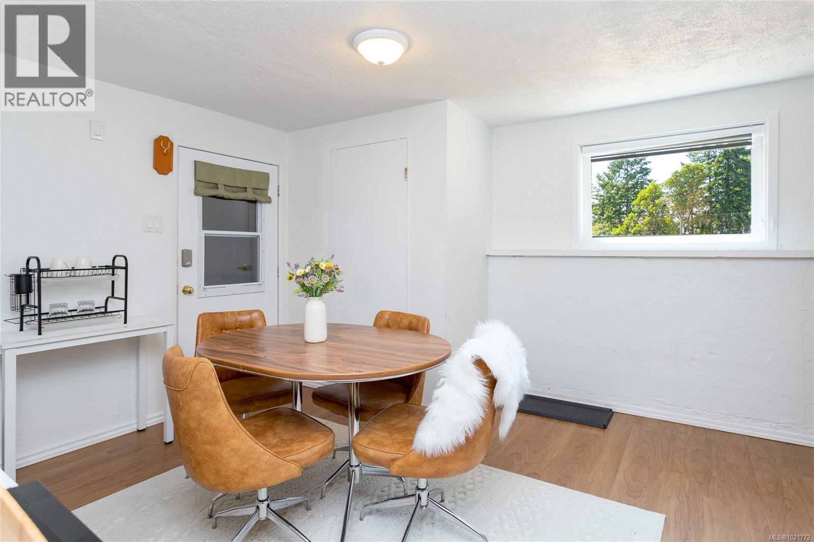 11255 Nitinat Rd, North Saanich, BC - Indoor Photo Showing Dining Room