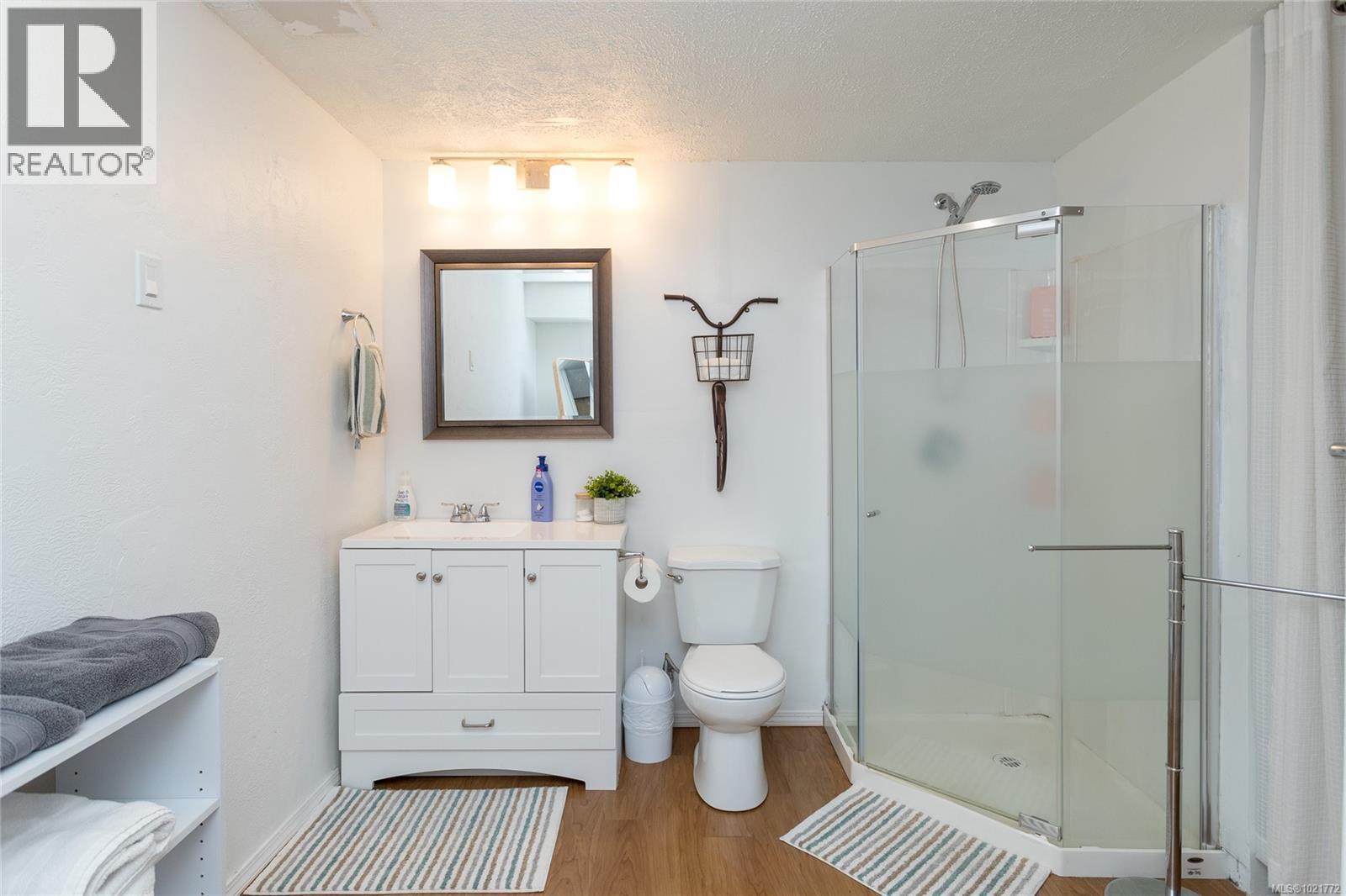 11255 Nitinat Rd, North Saanich, BC - Indoor Photo Showing Bathroom