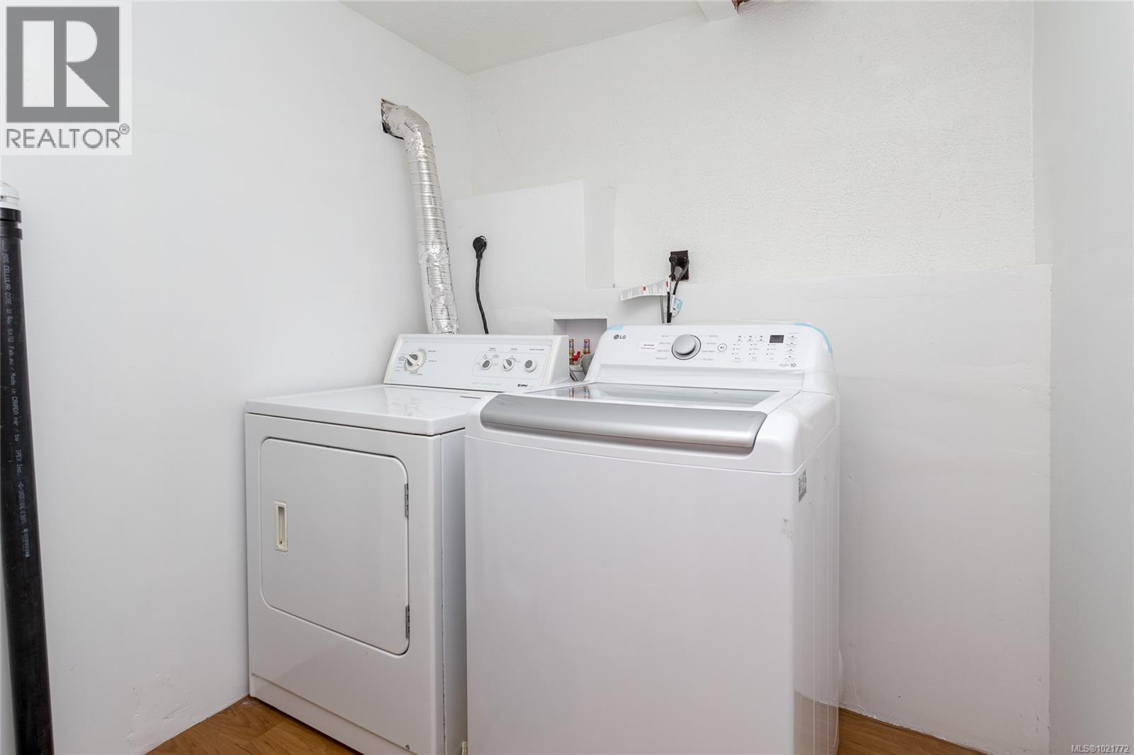 11255 Nitinat Rd, North Saanich, BC - Indoor Photo Showing Laundry Room