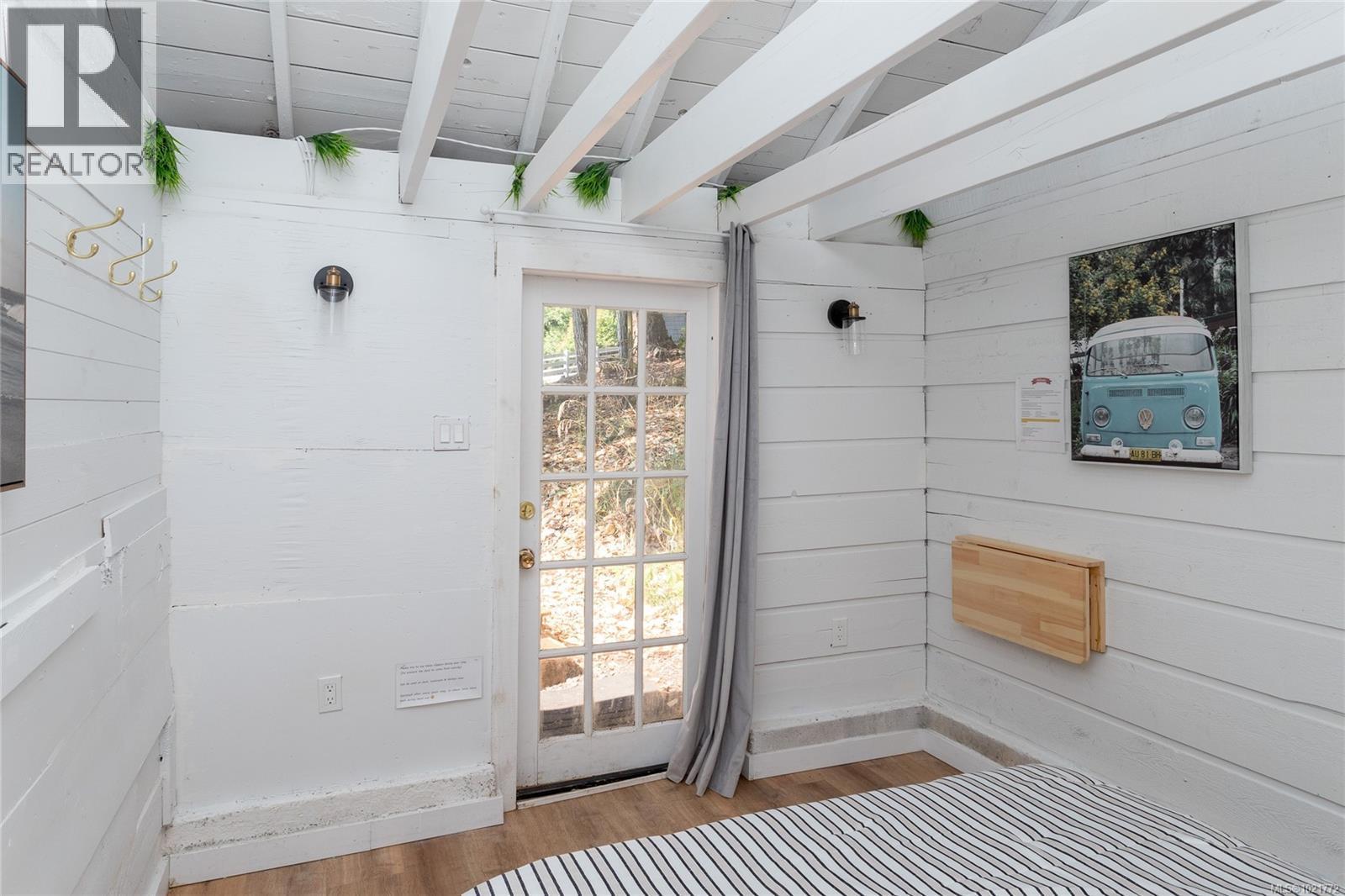 11255 Nitinat Rd, North Saanich, BC - Indoor