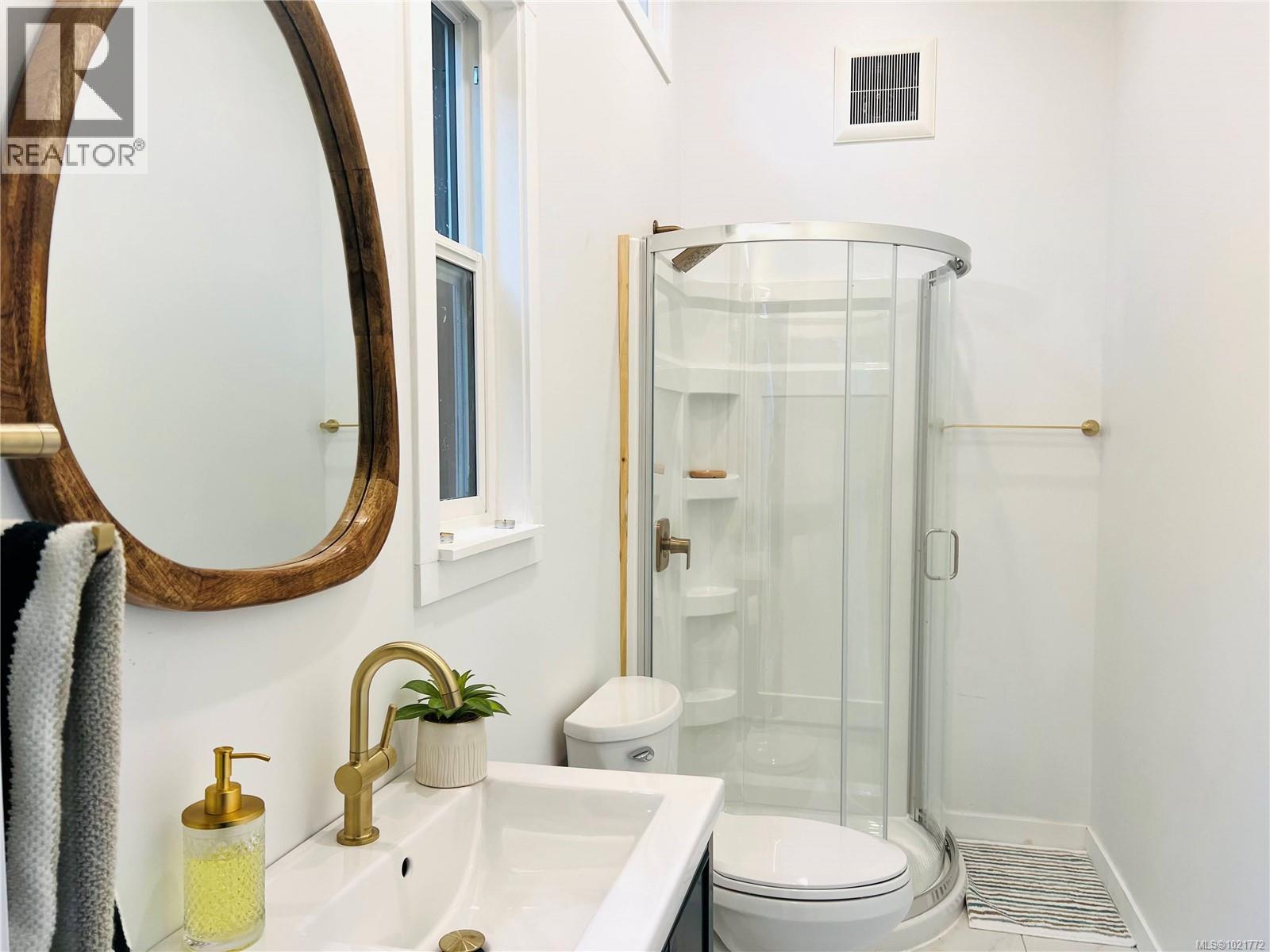 11255 Nitinat Rd, North Saanich, BC - Indoor Photo Showing Bathroom