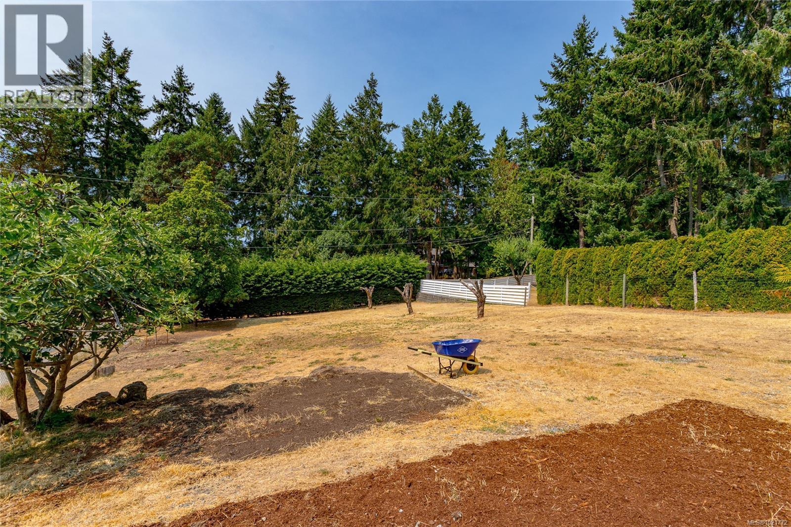 11255 Nitinat Rd, North Saanich, BC - Outdoor