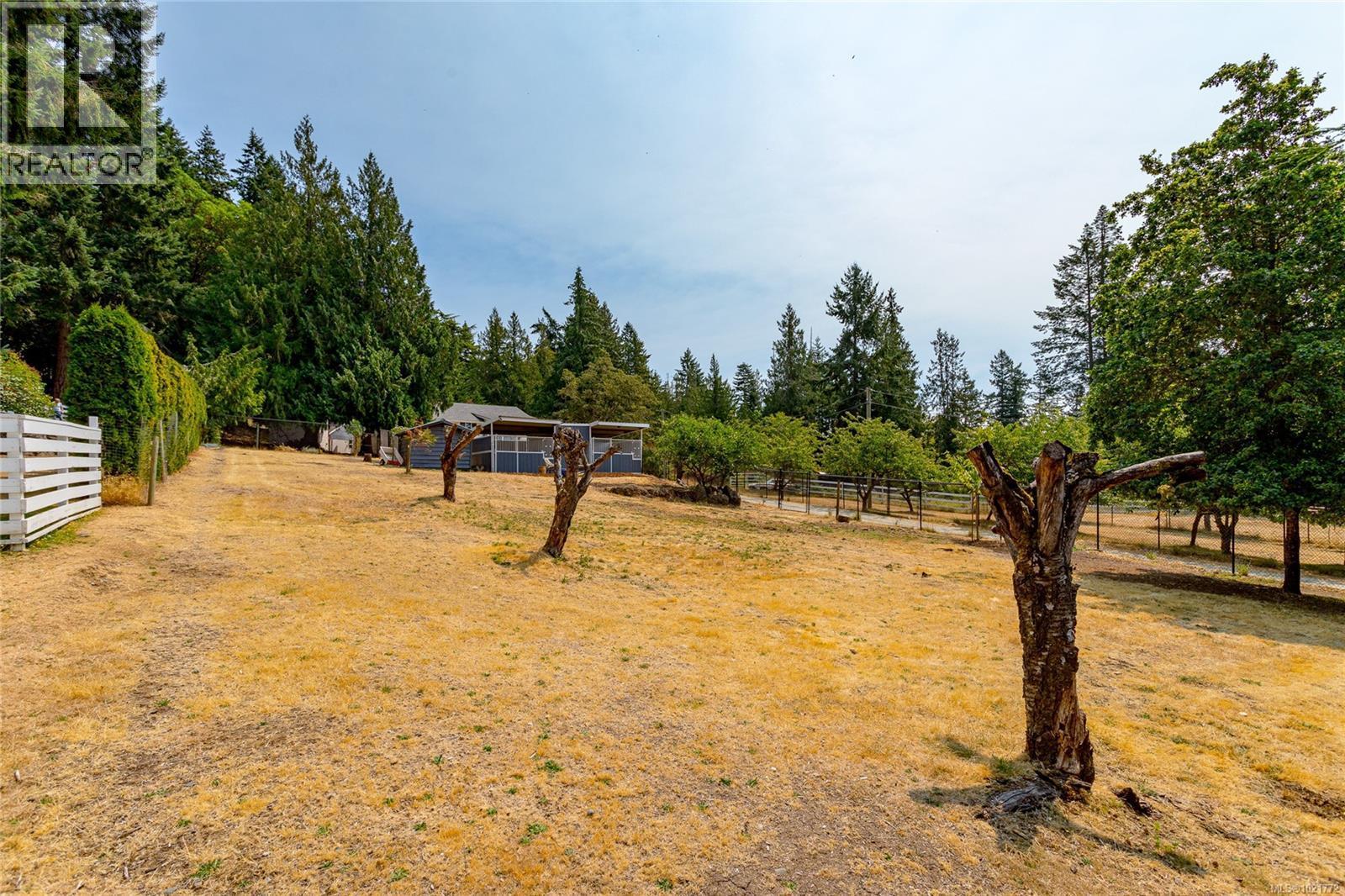 11255 Nitinat Rd, North Saanich, BC - Outdoor