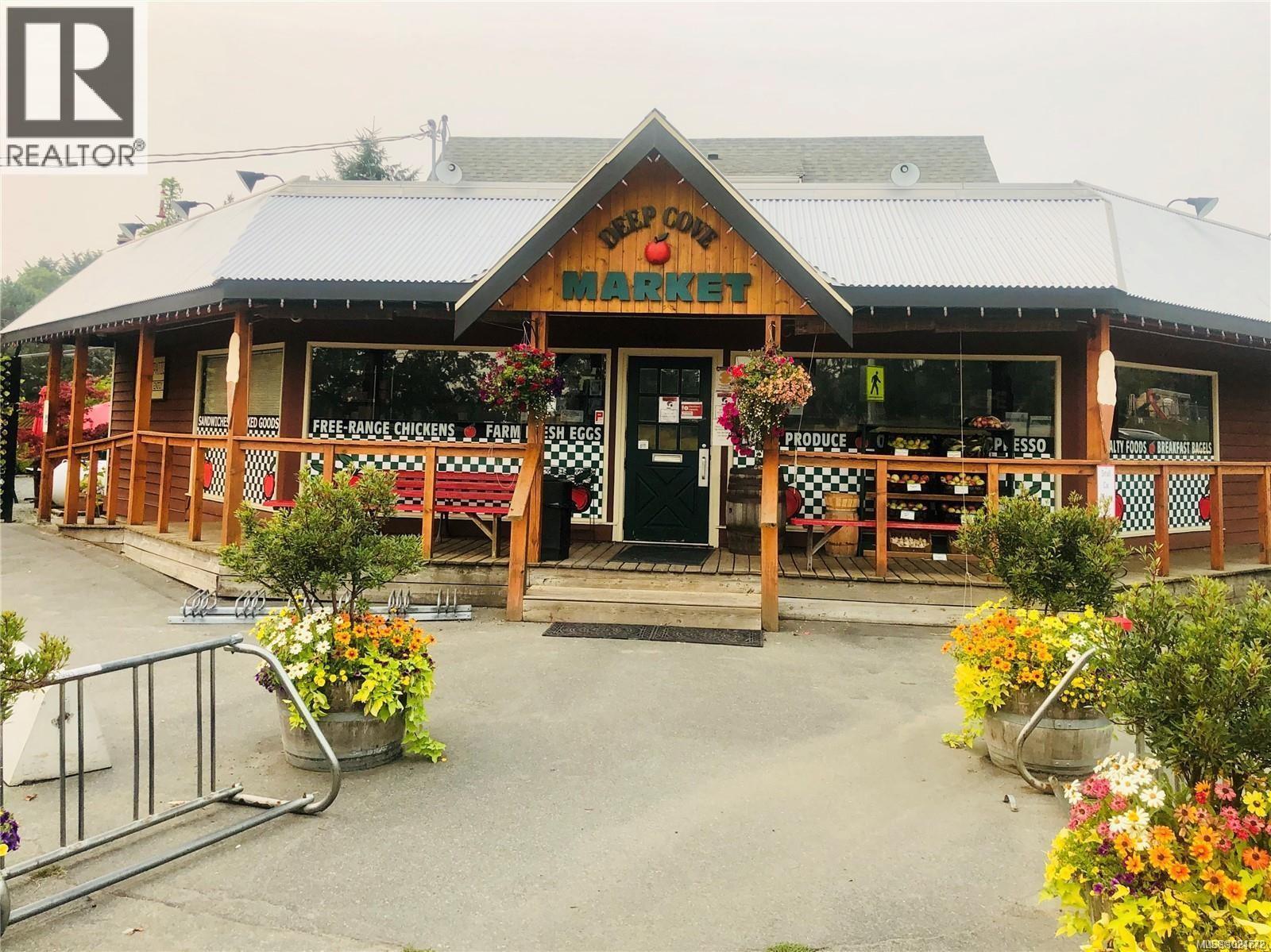 11255 Nitinat Rd, North Saanich, BC - Outdoor With Deck Patio Veranda