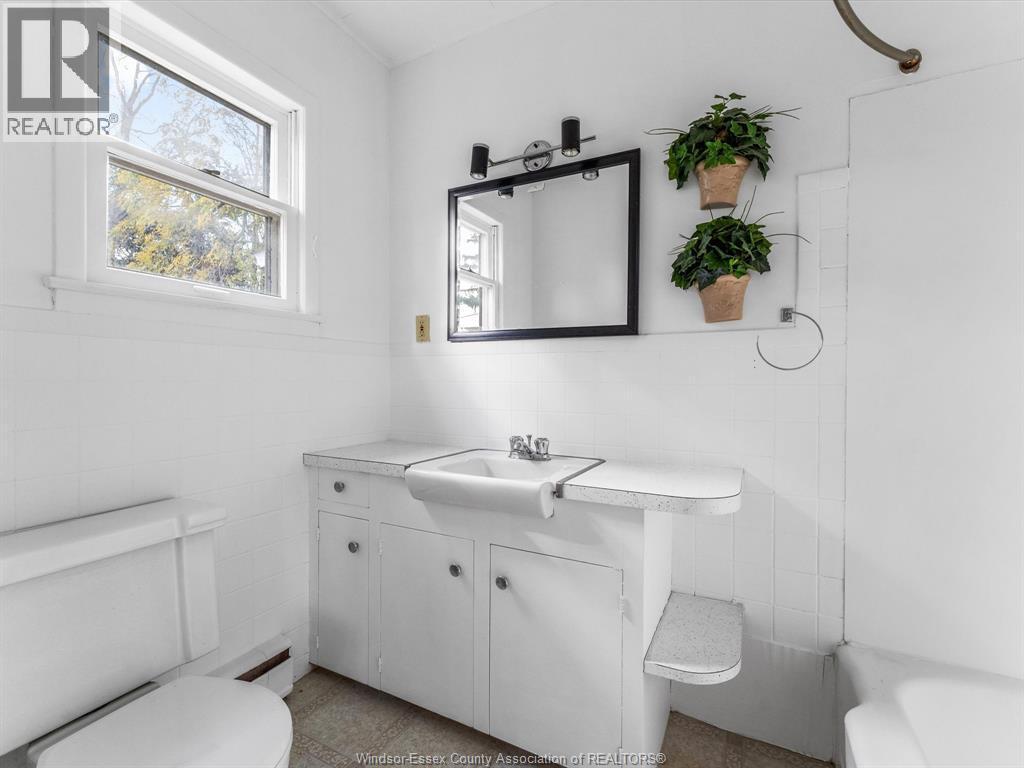 17 Pearl Street West, Kingsville, ON