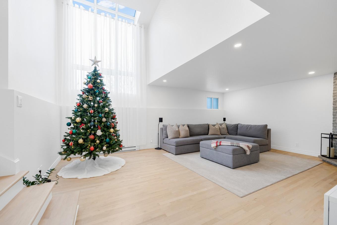 Living room - 451 Rue Arthur-Foucher, Repentigny (Le Gardeur), QC - Indoor