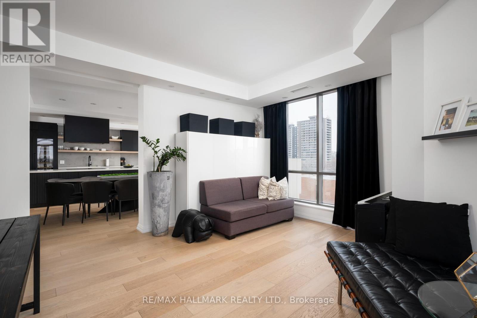 903 - 3 Mcalpine Street, Toronto, ON - Indoor