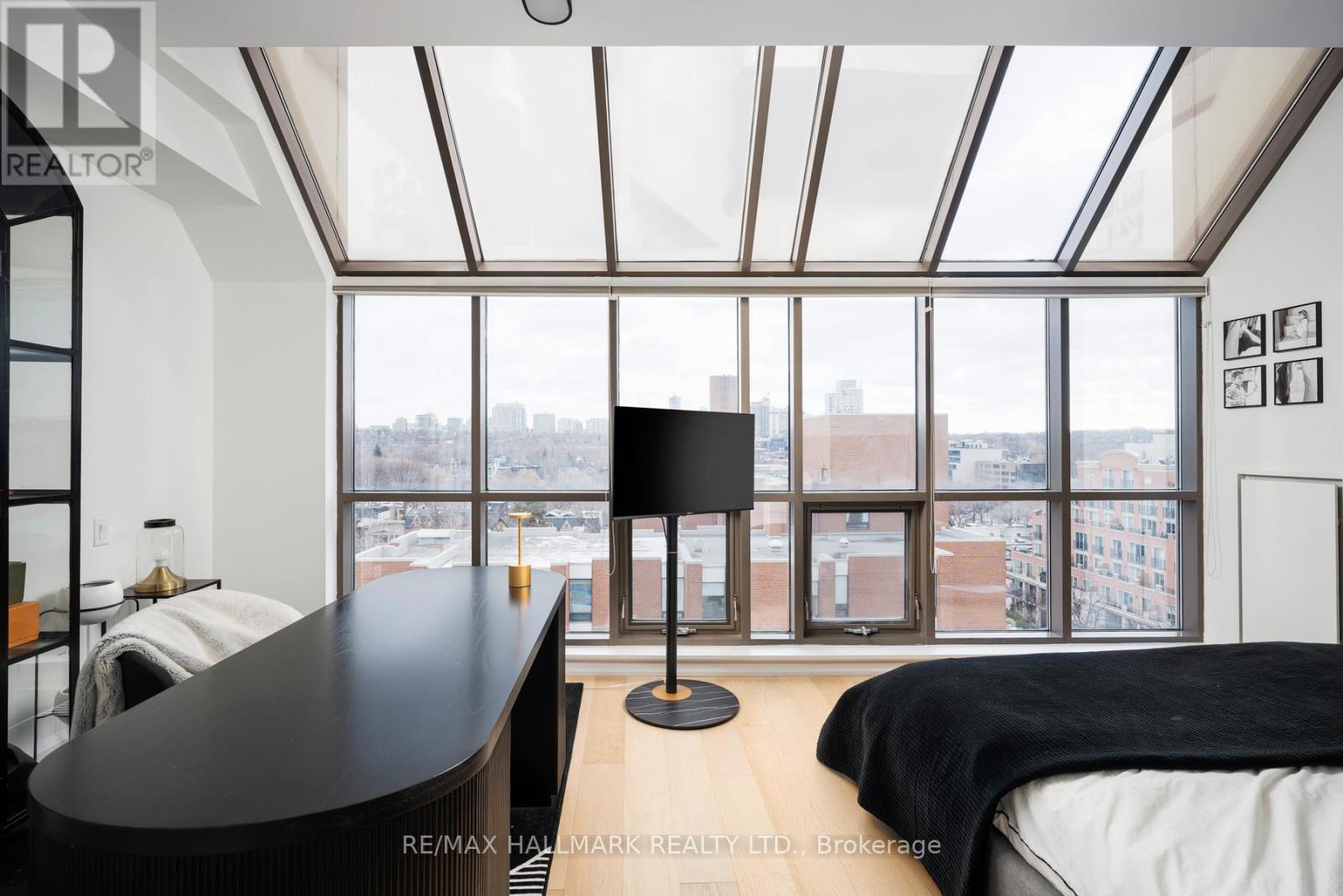 903 - 3 Mcalpine Street, Toronto, ON - Indoor