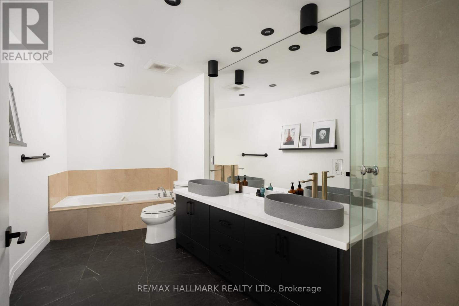 903 - 3 Mcalpine Street, Toronto, ON - Indoor Photo Showing Bathroom
