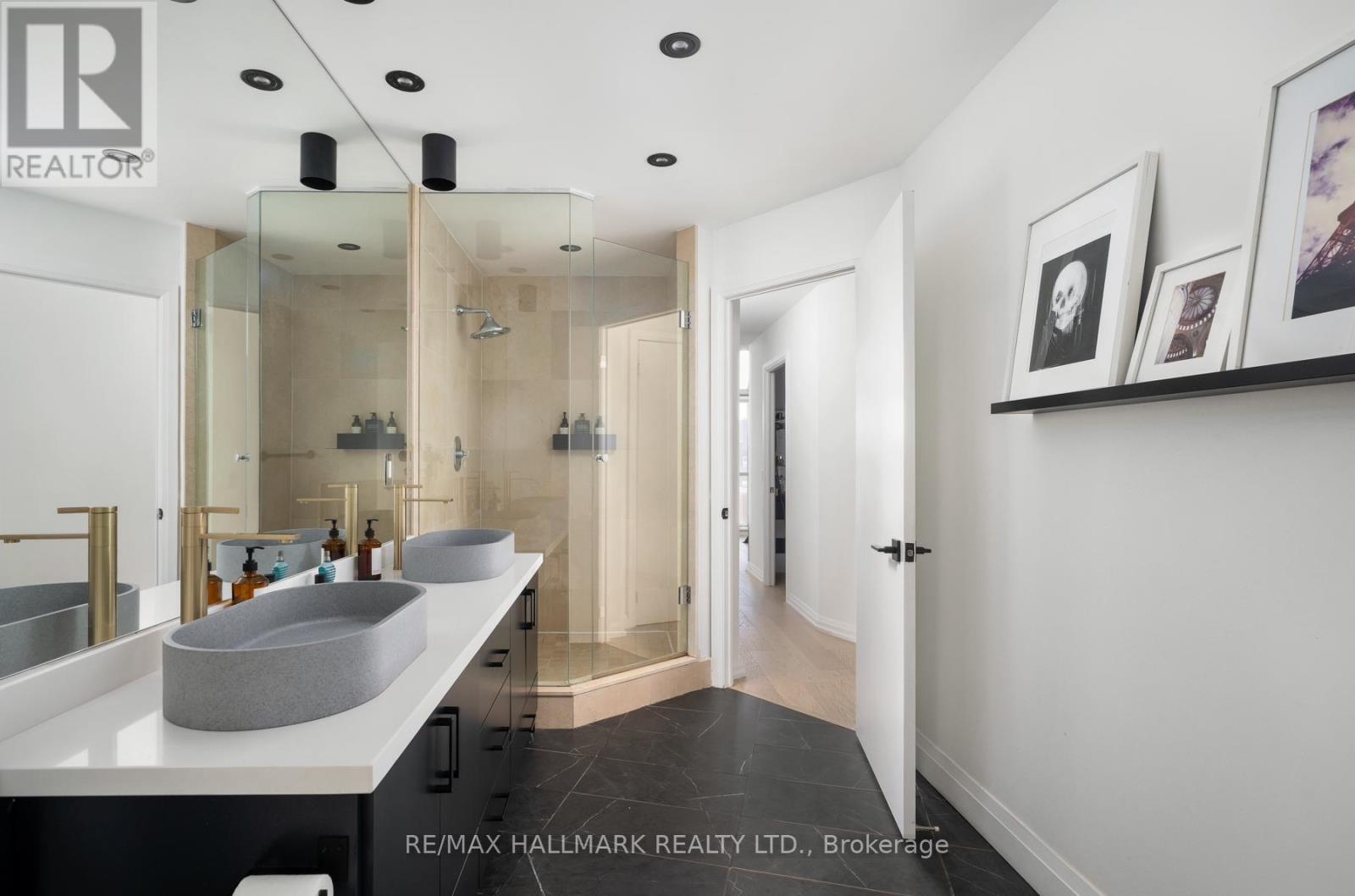 903 - 3 Mcalpine Street, Toronto, ON - Indoor Photo Showing Bathroom