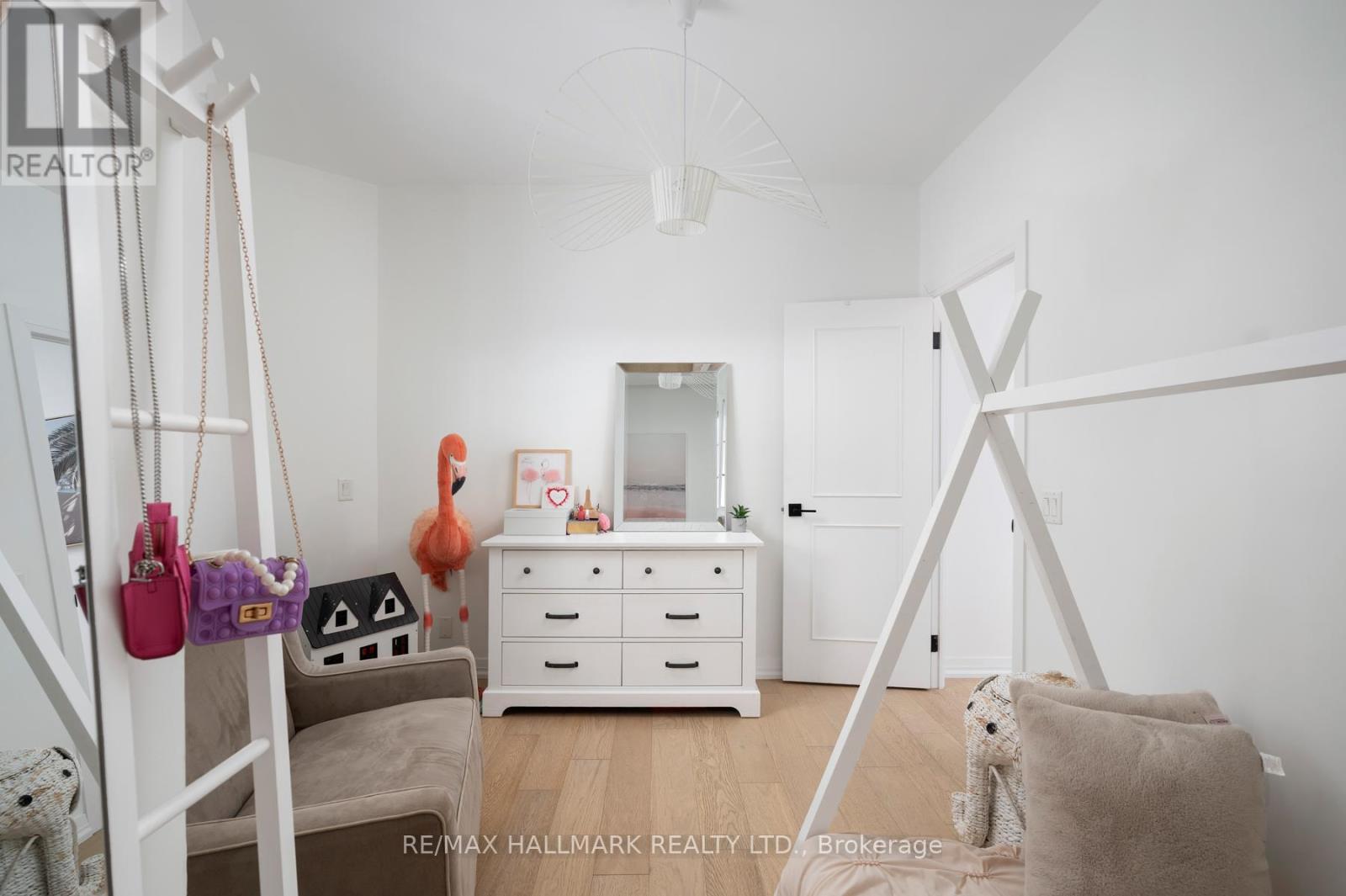 903 - 3 Mcalpine Street, Toronto, ON - Indoor