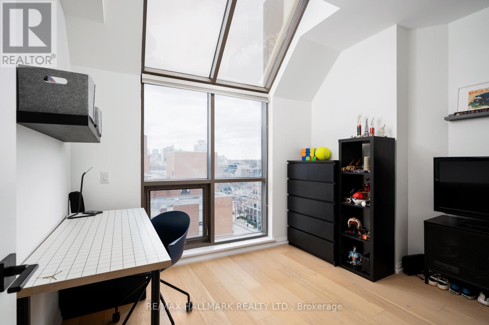 903 - 3 Mcalpine Street, Toronto, ON - Indoor