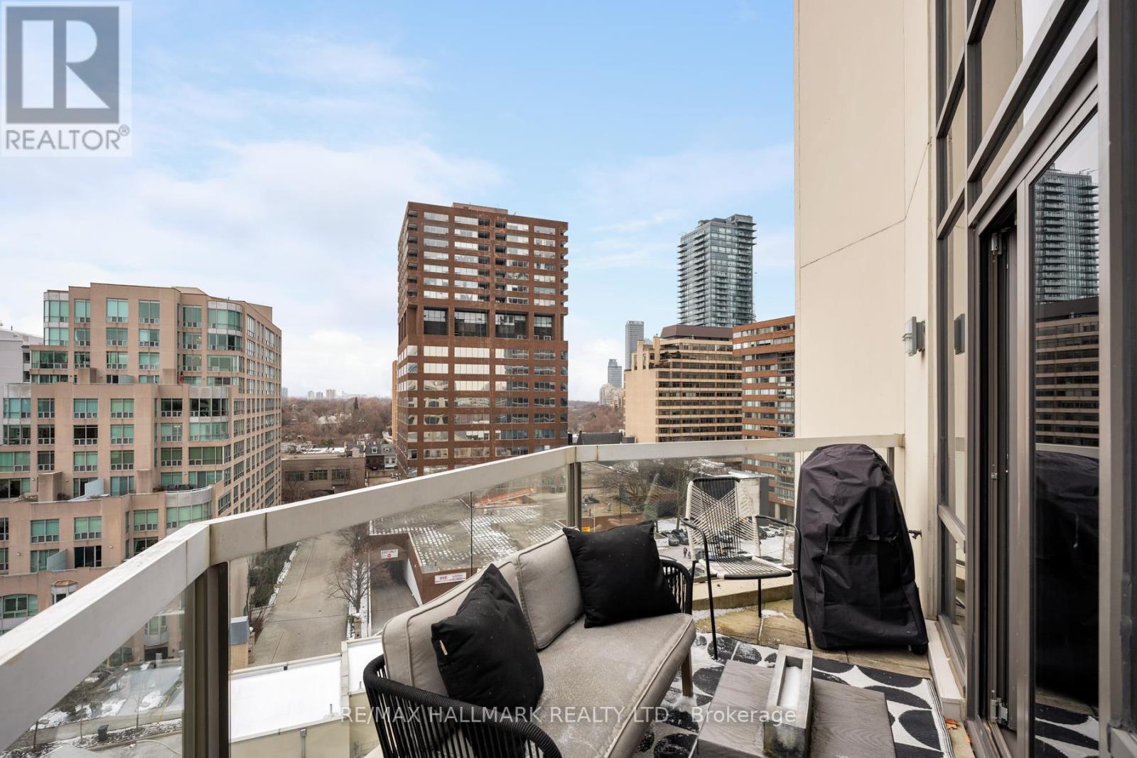 903 - 3 Mcalpine Street, Toronto, ON - Outdoor With Balcony