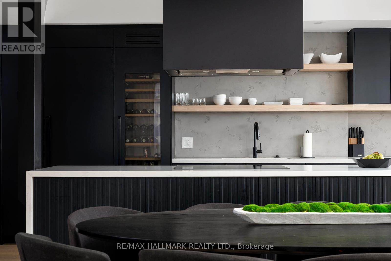 903 - 3 Mcalpine Street, Toronto, ON -