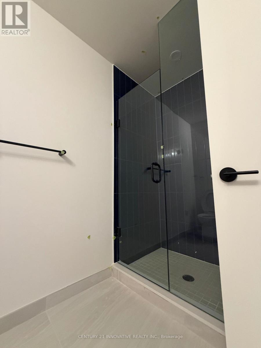 Uph03 - 181 Sterling Road S, Toronto, ON - Indoor Photo Showing Bathroom