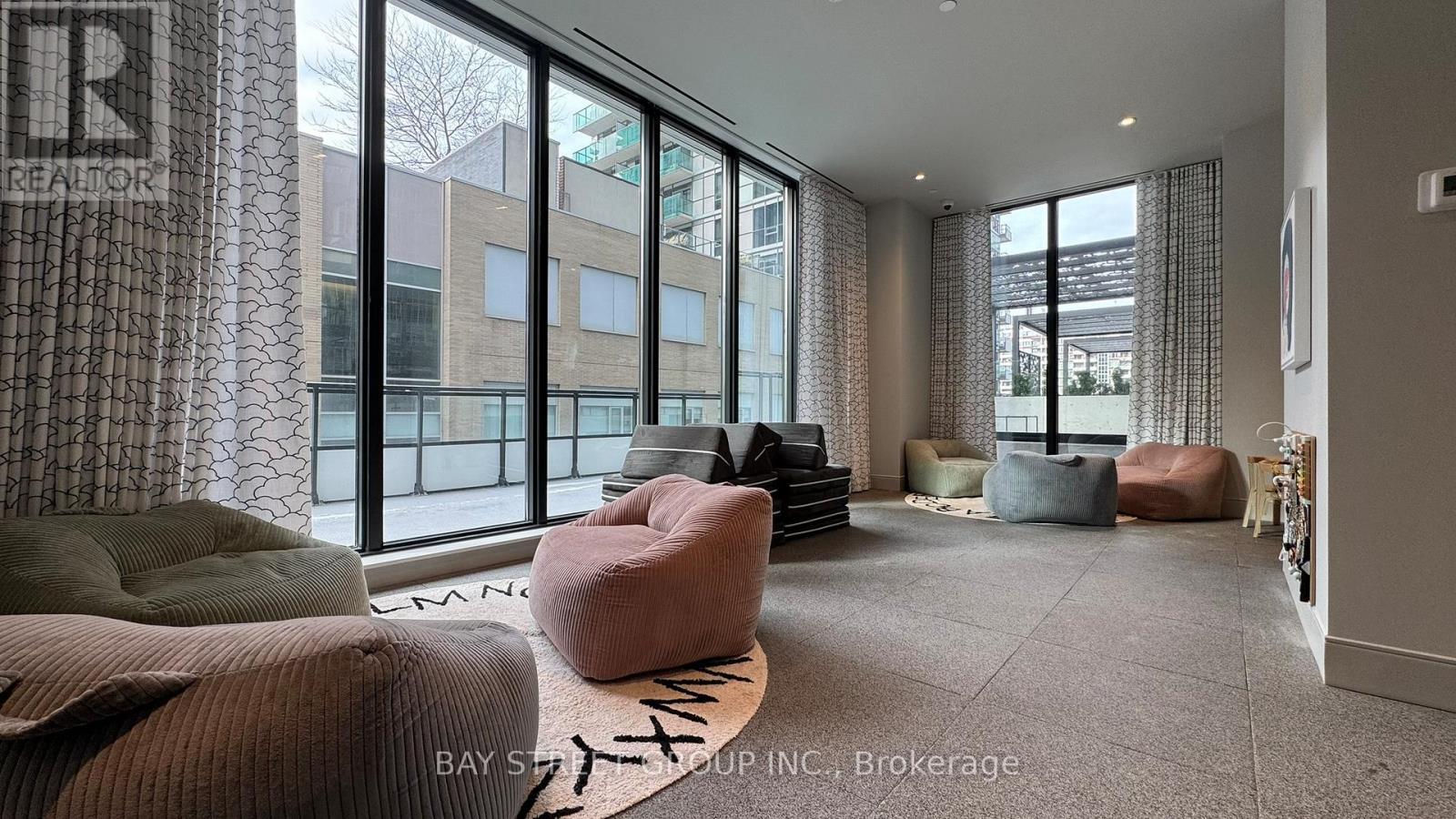 1109 - 65 Broadway Avenue, Toronto, ON - Indoor Photo Showing Other Room