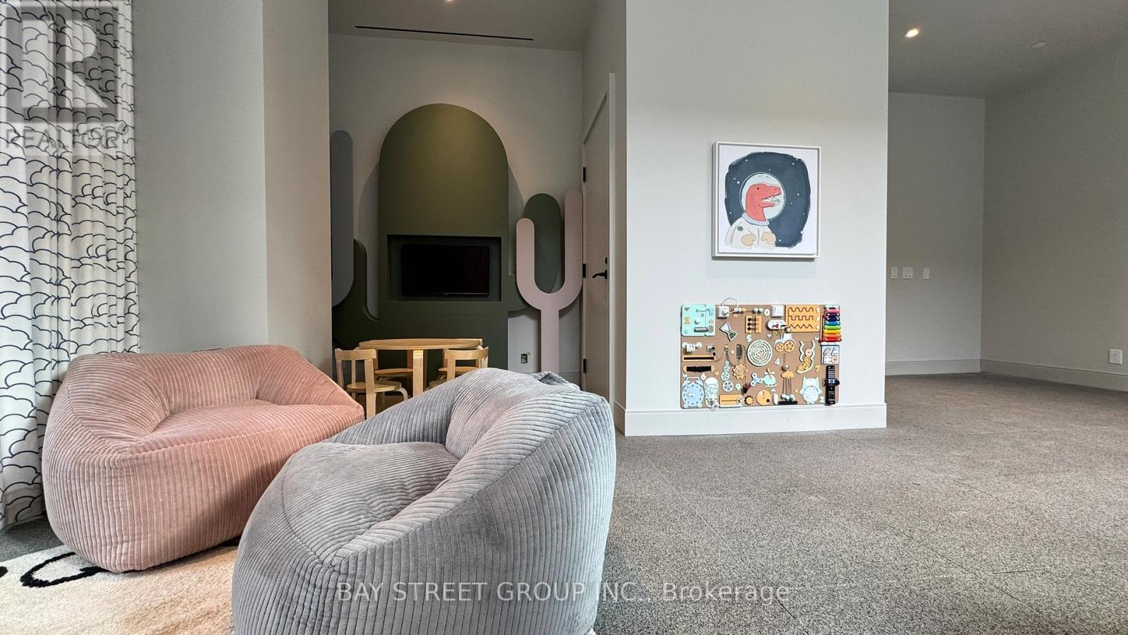 1109 - 65 Broadway Avenue, Toronto, ON - Indoor