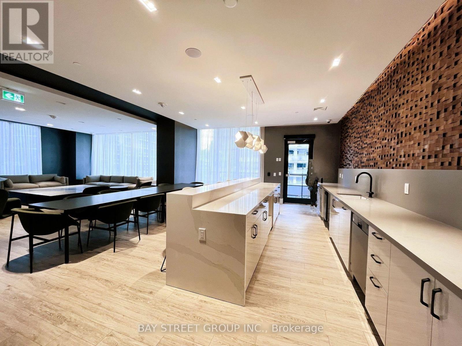 1109 - 65 Broadway Avenue, Toronto, ON - Indoor