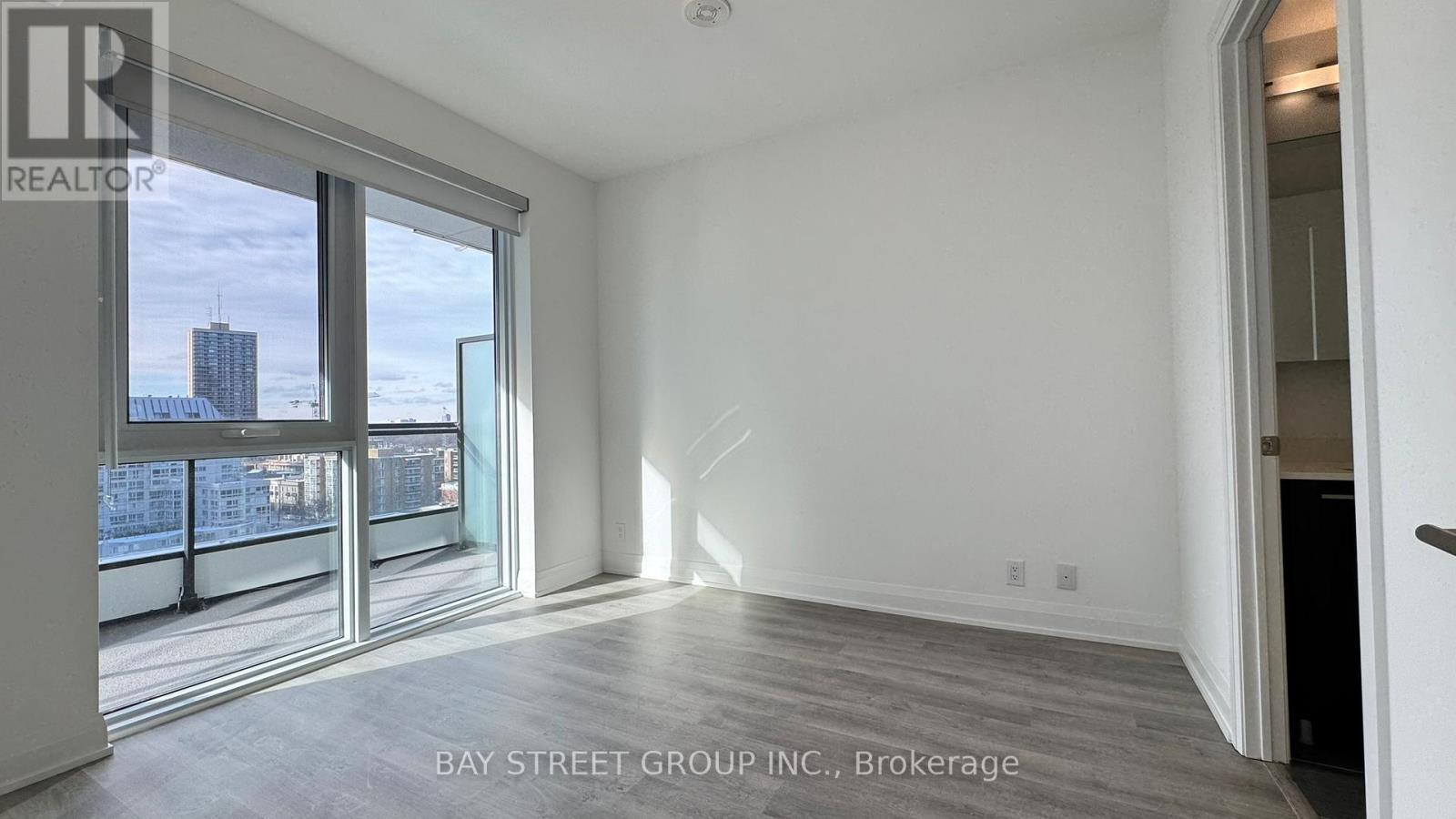 1109 - 65 Broadway Avenue, Toronto, ON - Indoor Photo Showing Other Room