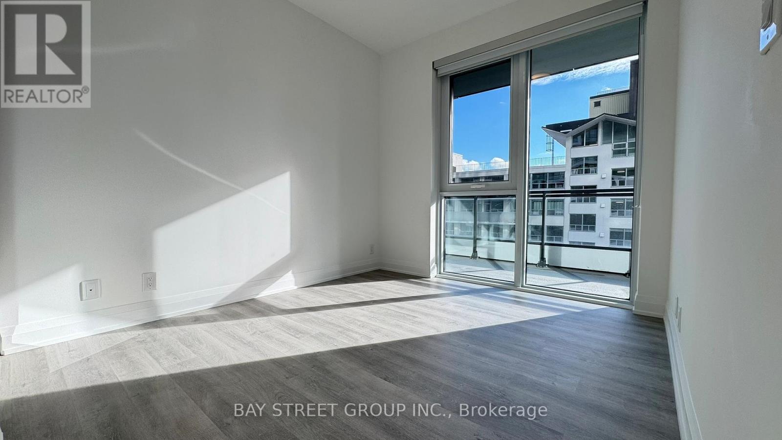 1109 - 65 Broadway Avenue, Toronto, ON - Indoor Photo Showing Other Room