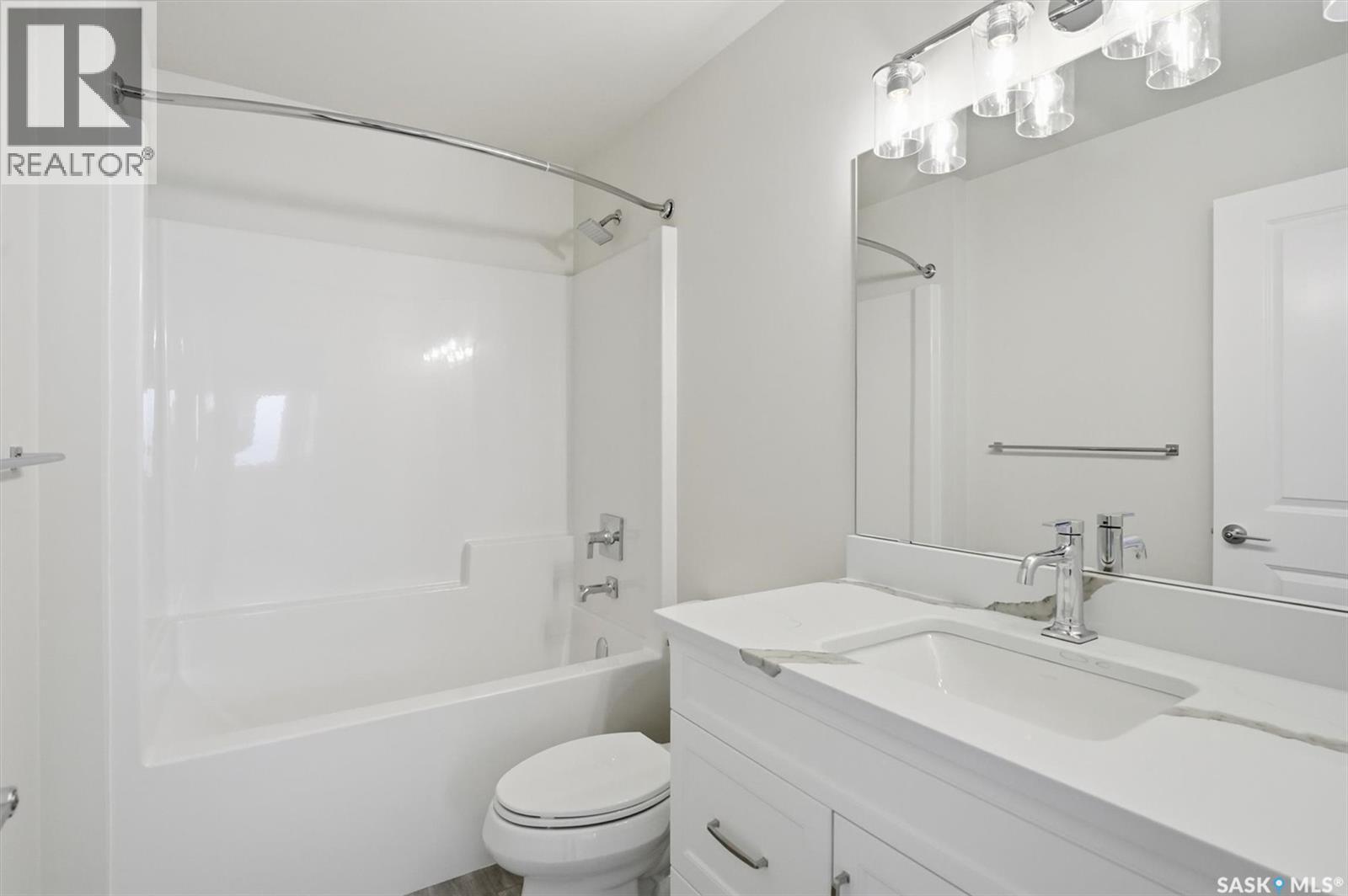 414 Cockcroft Place, Saskatoon, SK - Indoor Photo Showing Bathroom
