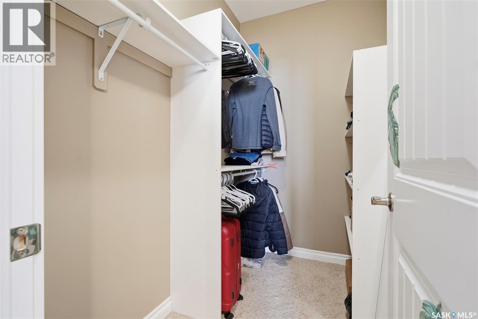 914 Evergreen Boulevard, Saskatoon, SK - Indoor With Storage