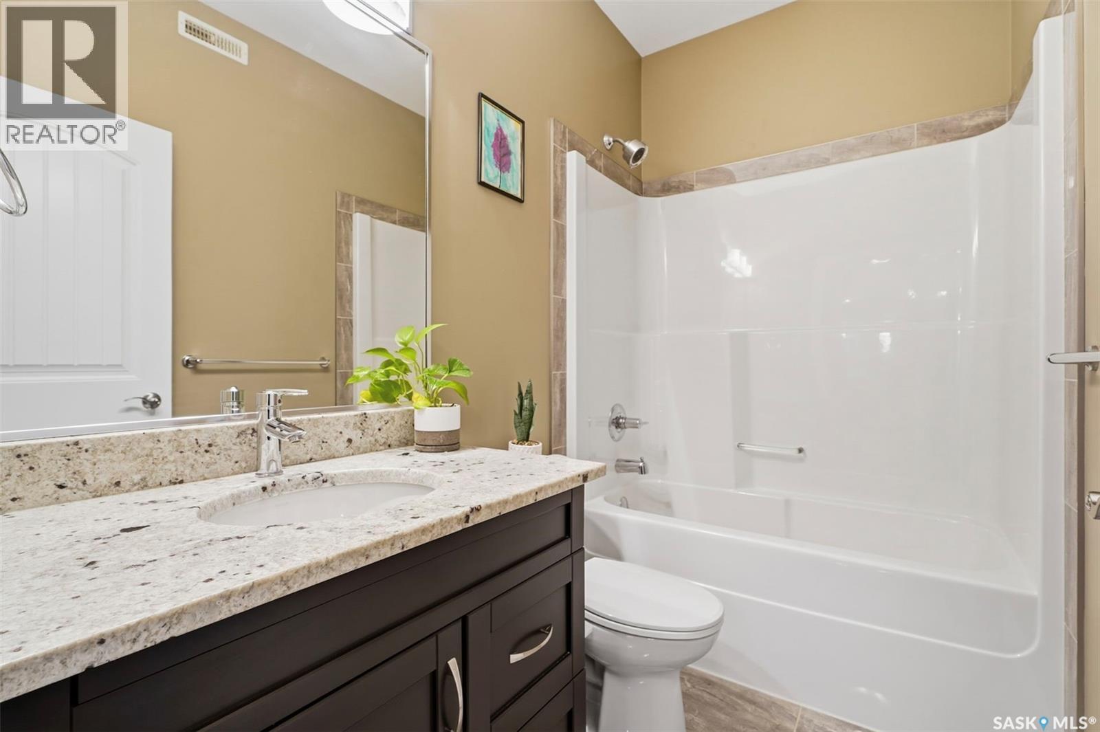 914 Evergreen Boulevard, Saskatoon, SK - Indoor Photo Showing Bathroom