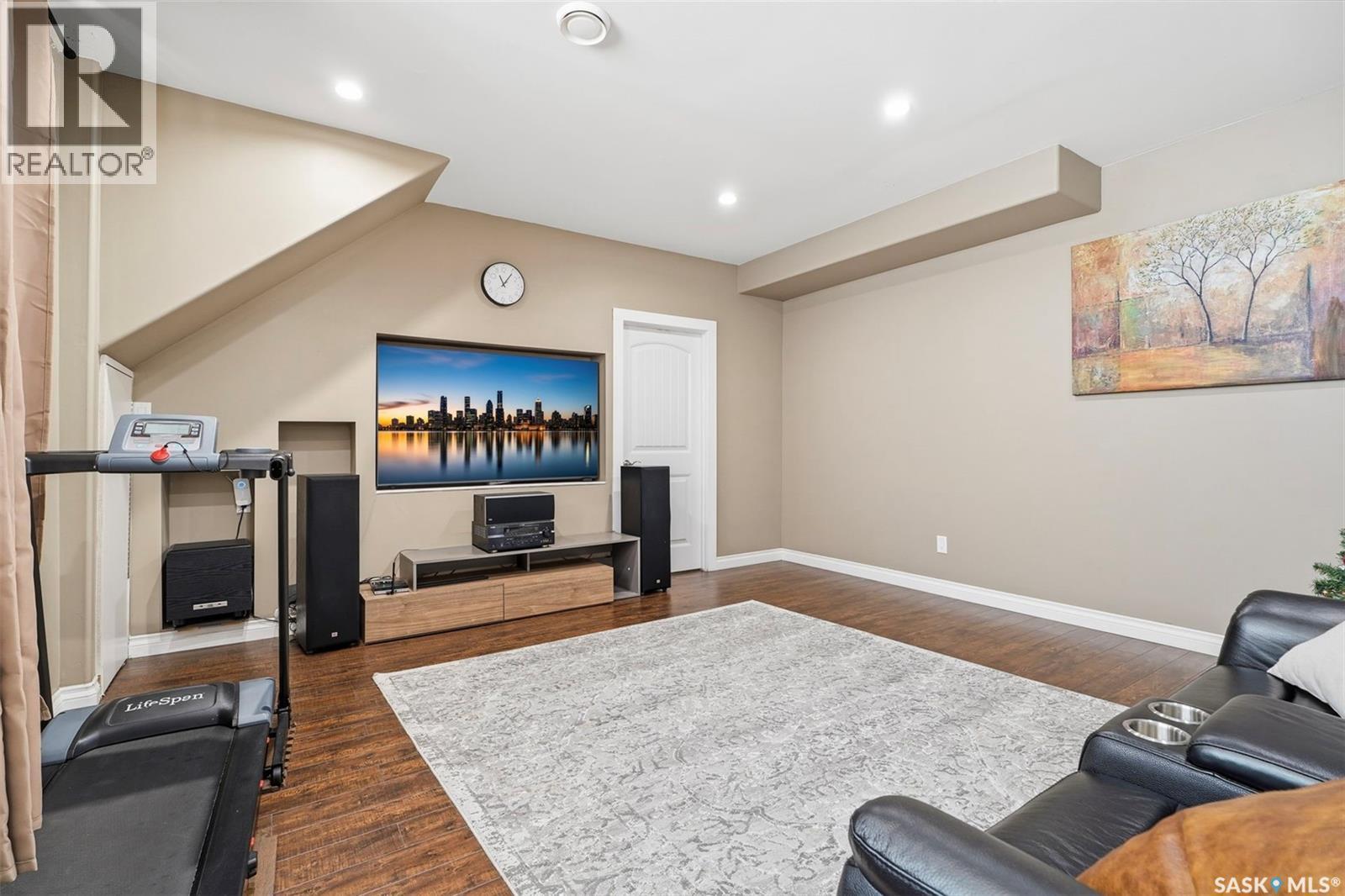 914 Evergreen Boulevard, Saskatoon, SK - Indoor