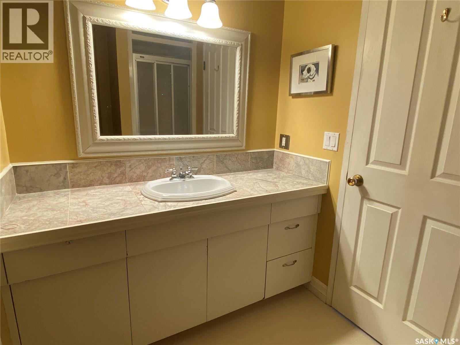 928 Quandt Crescent, La Ronge, SK - Indoor Photo Showing Bathroom