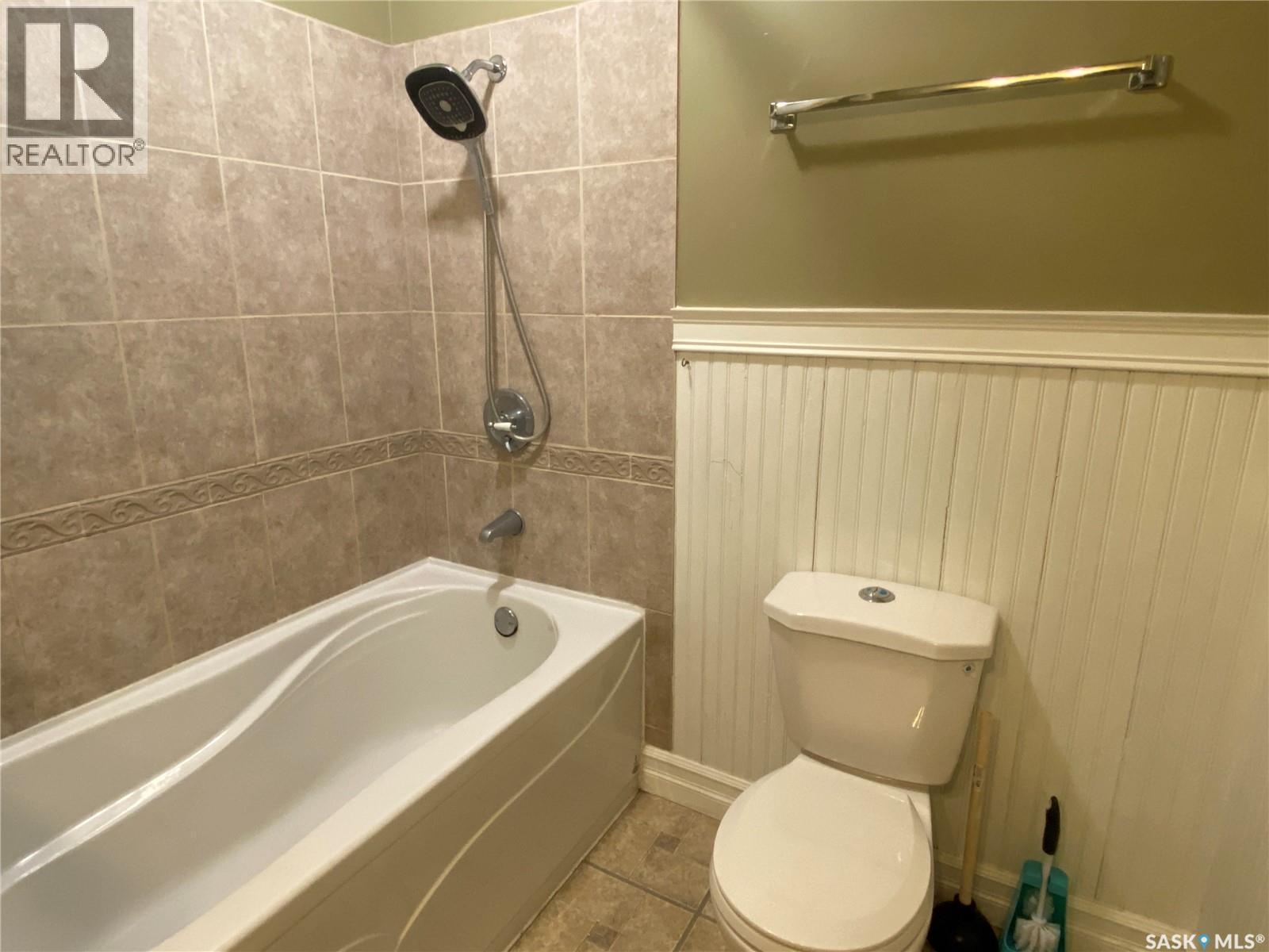 928 Quandt Crescent, La Ronge, SK - Indoor Photo Showing Bathroom