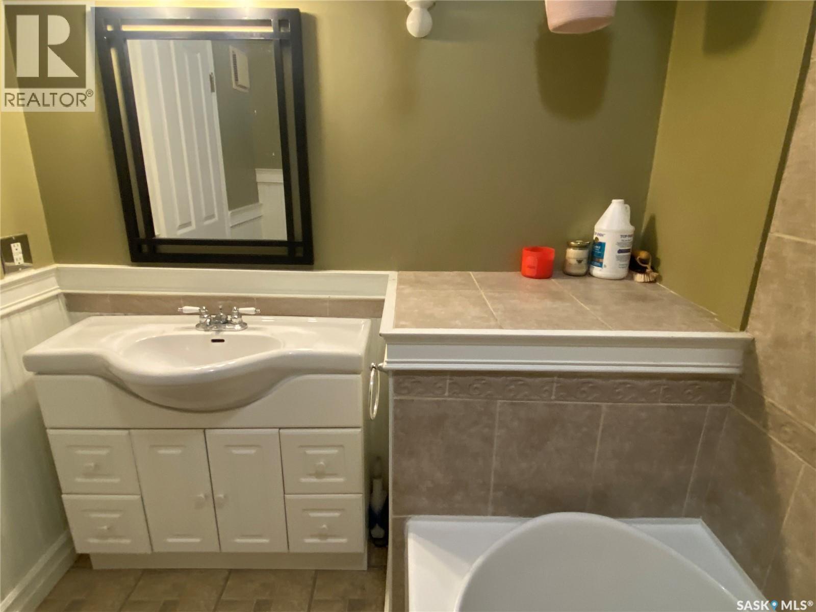 928 Quandt Crescent, La Ronge, SK - Indoor Photo Showing Bathroom