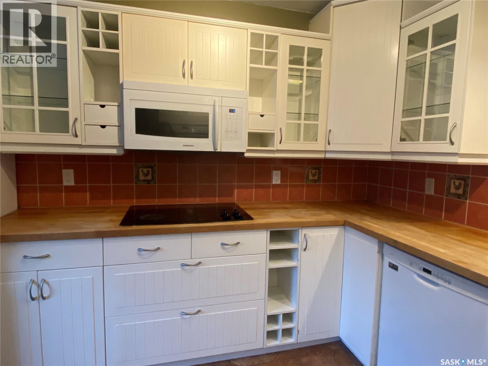 928 Quandt Crescent, La Ronge, SK - Indoor Photo Showing Kitchen