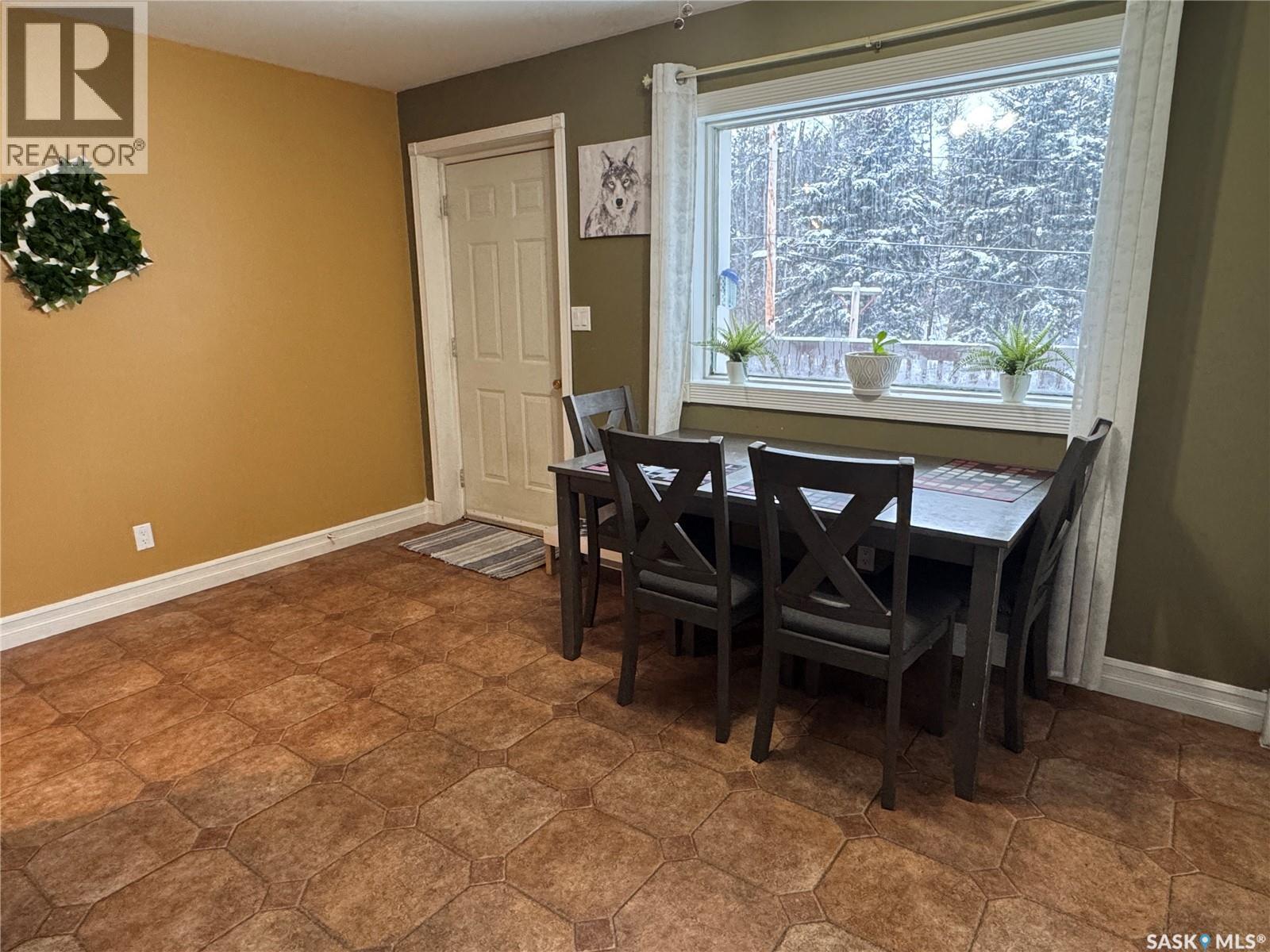 928 Quandt Crescent, La Ronge, SK - Indoor Photo Showing Dining Room