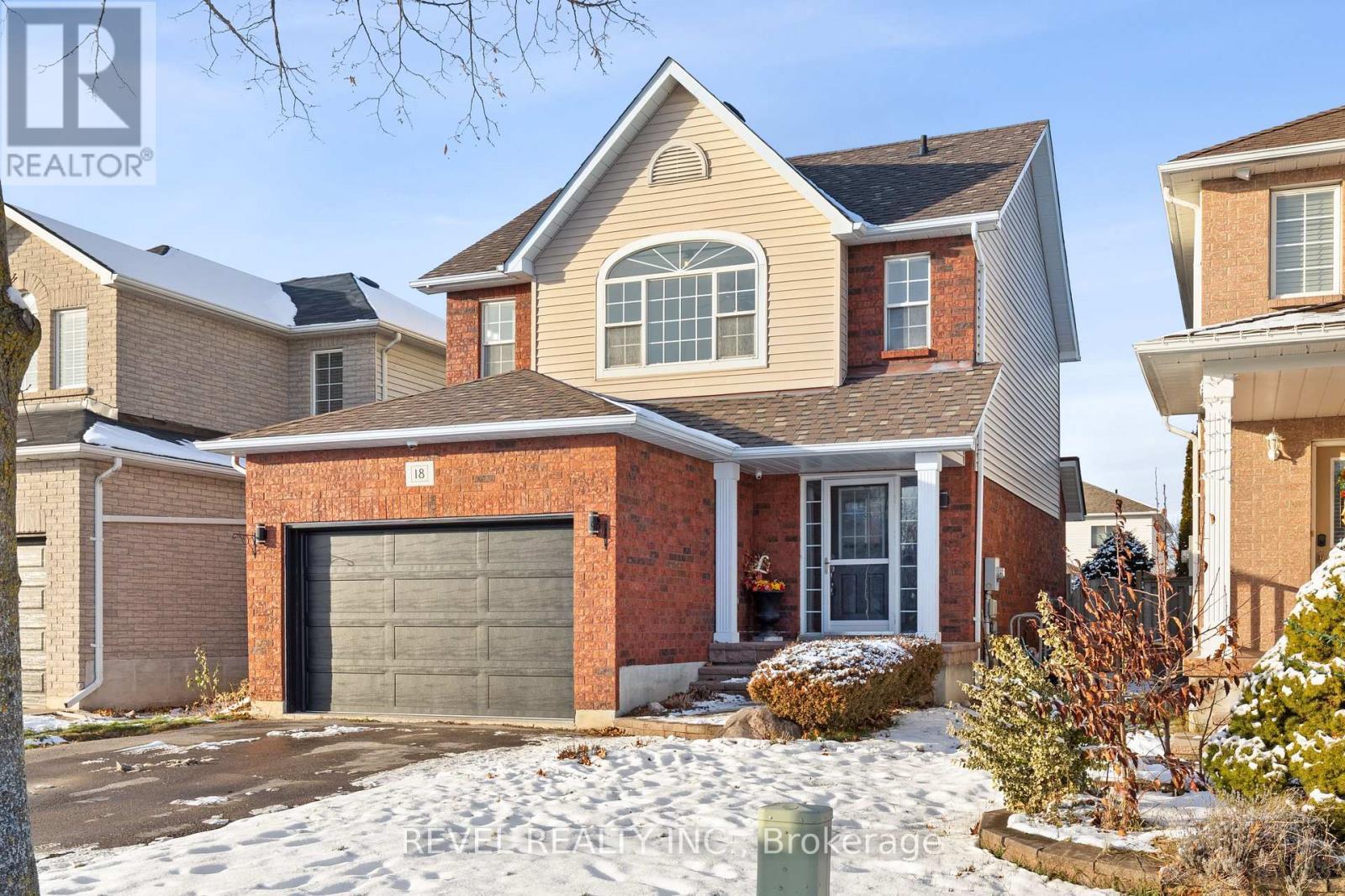 18 Wilkins Crescent, Clarington (Courtice), ON - Outdoor